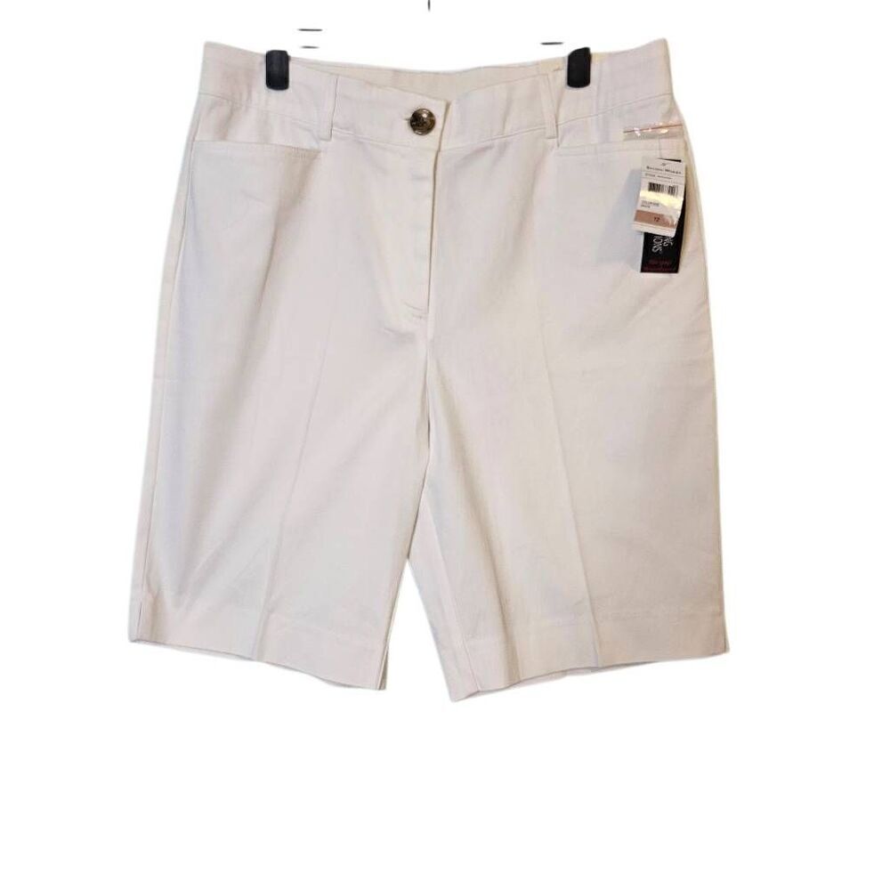 Studio Works womens shorts, slimming sensations white high waisted.  Size 12.  N
